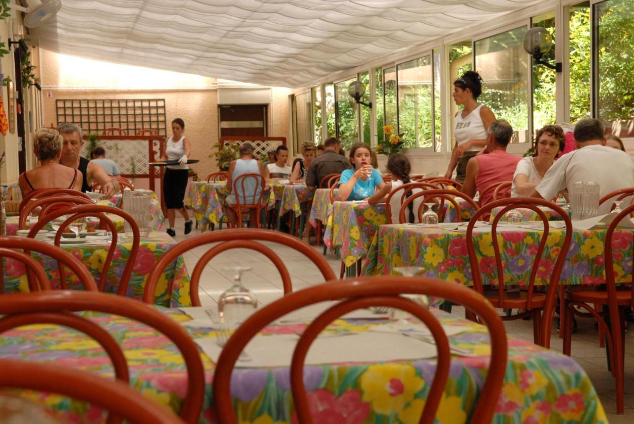 Azureva La Londe Les Maures Hotell Exteriör bild